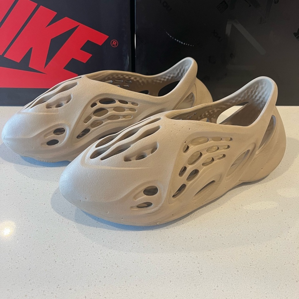 Yeezy Foam RNNR